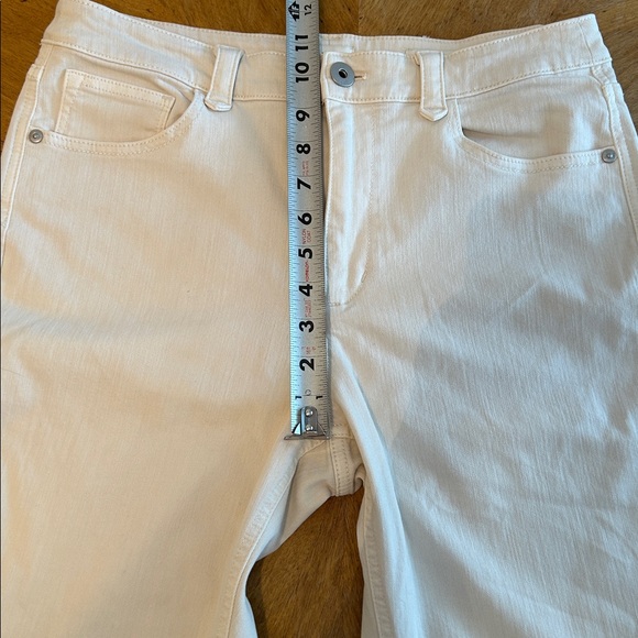 J. Jill Cream Denim Demi-boot cut Boot-Cut Ankle jeans. Size 10. Mid rise. EUC. - Picture 6 of 11
